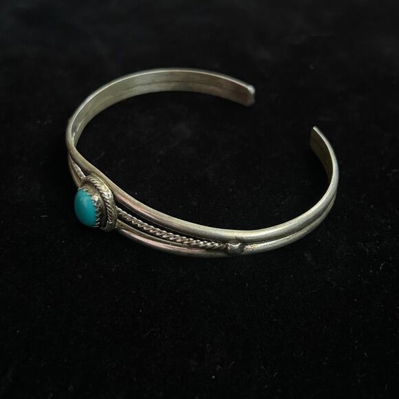 Vintage 0.5” Thick Navajo Turquoise and Sterling Silver Cuff Bracelet - Picture 9 of 9